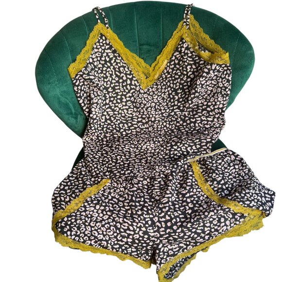 Victoria's Secret Lace Trim Cheetah Pink Gold Chartreuse Pajama Short Set LRG - Picture 1 of 16